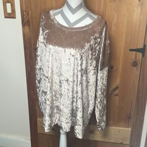 Boutique 1x soft, pink velvet top